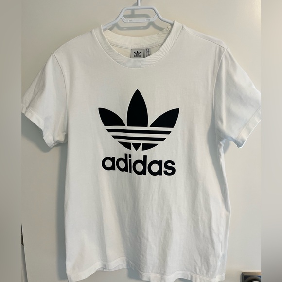 Adidas TShirt in White - Picture 1 of 3